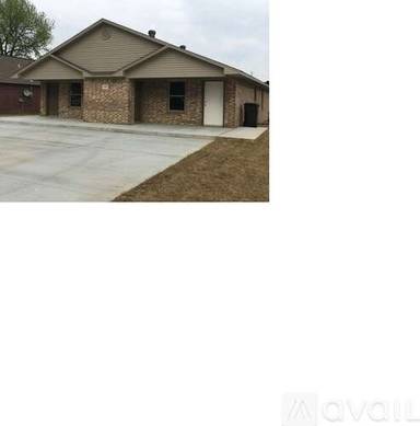 Main picture of 1007 S Oswego Ave