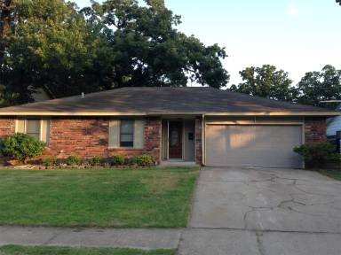Main picture of 316 W 32nd Pl