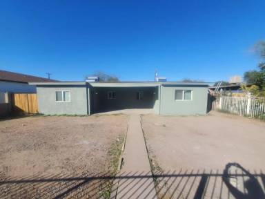 Main picture of 3216 W Madison St