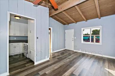 Main picture of 4109 W 126th St