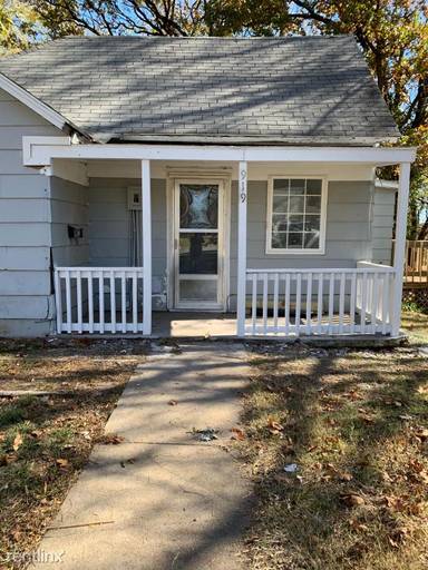 Main picture of 919 S Cedar St