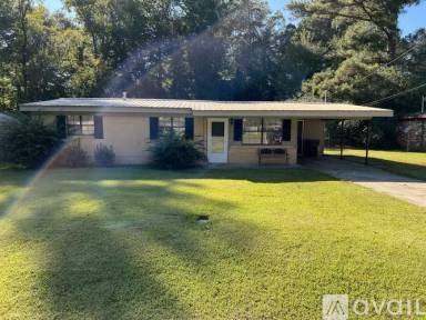Main picture of 2611 Edgewood Dr