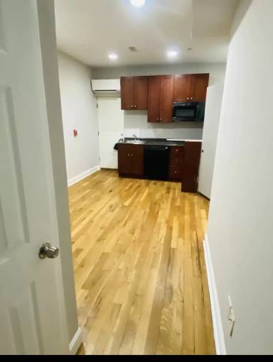 Main picture of 1607 W Diamond St