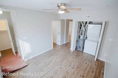 Main picture of 1828 W 22nd Pl