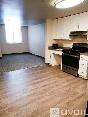 Main picture of 901 W 14th Ave