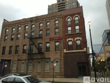 Main picture of 630 W Lake St