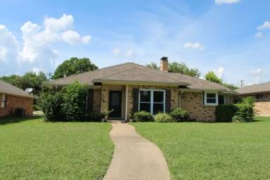 Main picture of 7838 Williams Ave