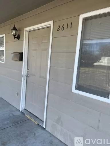 Main picture of 2611 W McCormick Ave