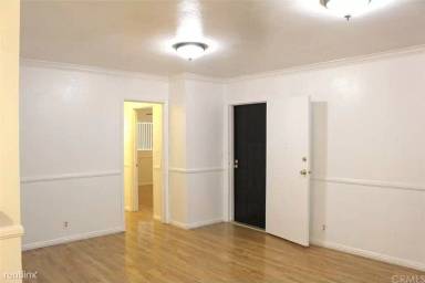 Main picture of 1216 N Las Palmas Ave
