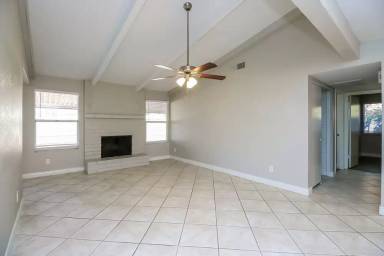 Main picture of 3060 E Emelita Ave
