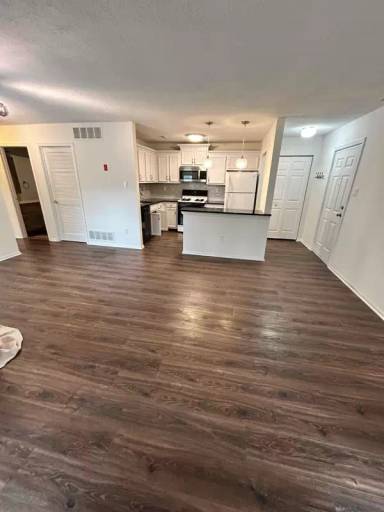 Main picture of 608 Diamond Dr