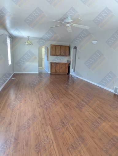 Main picture of 160 W 2nd North St
