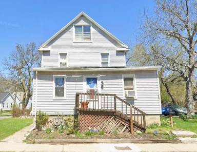 Main picture of 658 Bay St