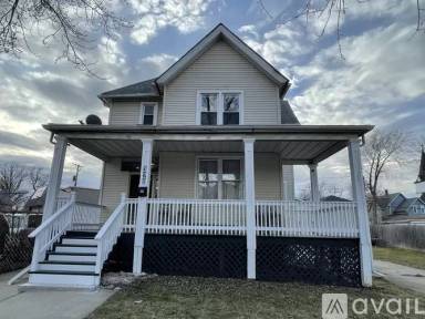 Main picture of 320 N 7th Ave