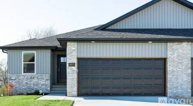 Main picture of 907 S Rimes Ave