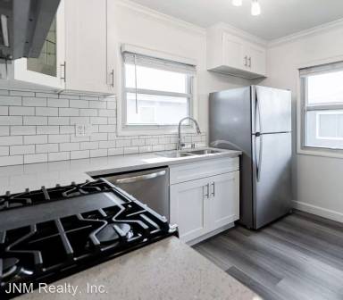 Main picture of 8819 Reading Ave
