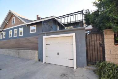 Main picture of 2214 Elsinore St