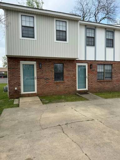 Main picture of 1121 Magnolia St SE