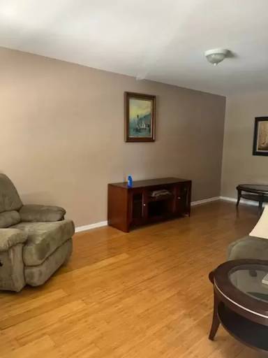 Main picture of 10005 Seaview Ave