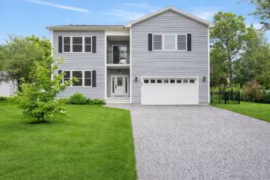 Main picture of 409 Holy Cross Rd