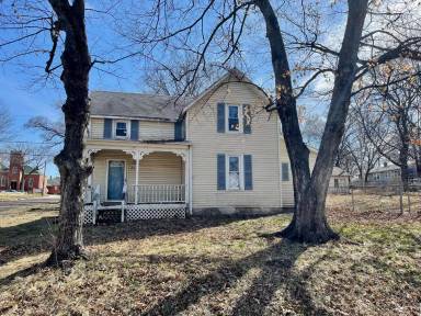 Main picture of 839 Locust St