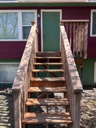 Main picture of 208 W 2nd St