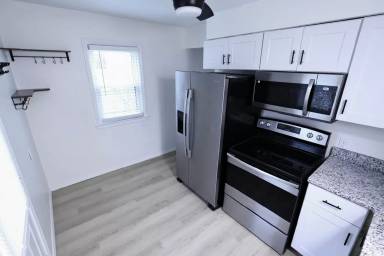 Main picture of 843 Davies Ave