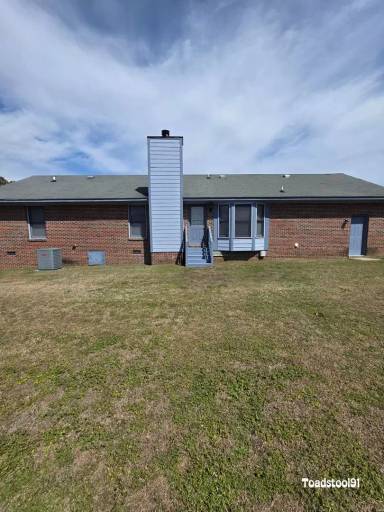 Main picture of 513 Roundtree Dr