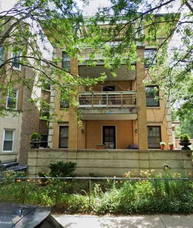 Main picture of 945 W Belle Plaine Ave