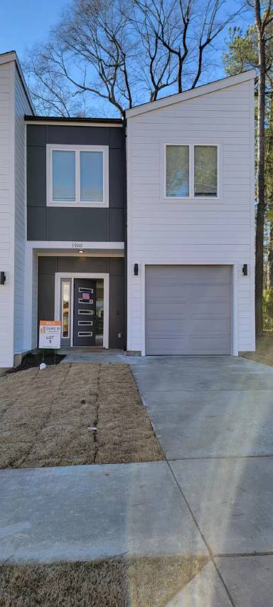 Main picture of 3900 Convergence St