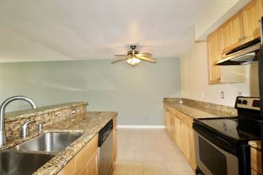 Main picture of 466 Crescent St