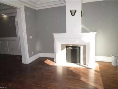 Main picture of 830 Lexington St