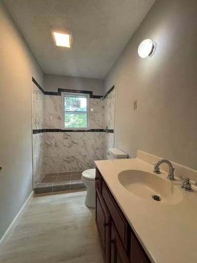 Main picture of 1733 Holly Dr