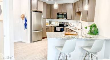 Main picture of 7601 N Lamar Blvd