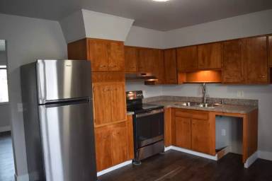 Main picture of 1617 9th St W