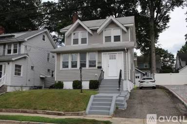 Main picture of 181 Chestnut Ave