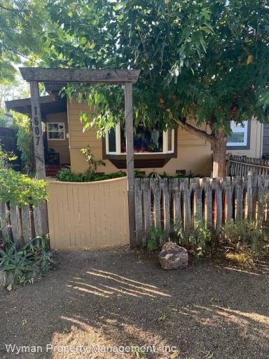 Main picture of 1607 Harley St