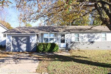 Main picture of 1017 S Elm Pl