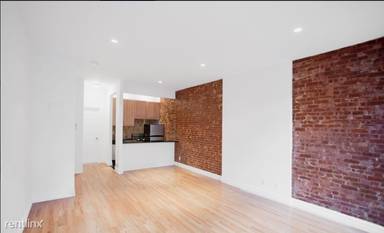 Main picture of 310 East 85th St