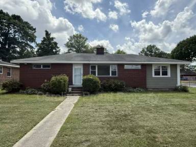 Main picture of 2500 E 3rd St