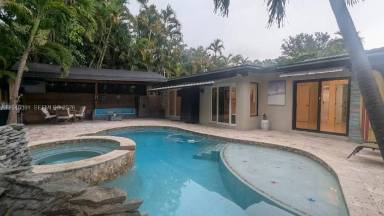 Main picture of 1508 NE 5th Ct