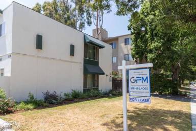 Main picture of 406 Oak St