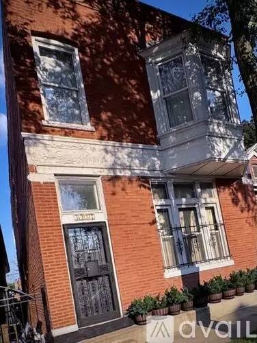 Main picture of 3357 S Oakley Ave