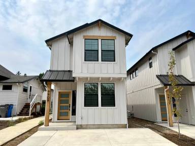 Main picture of 9909 NE 46th Ct