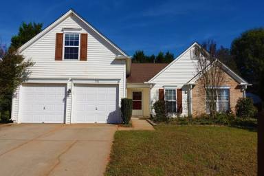 Main picture of 318 Karsten Creek Dr