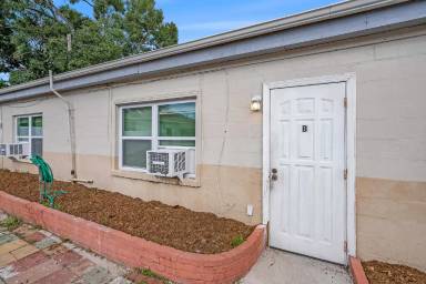 Main picture of 213 N Lincoln Ave