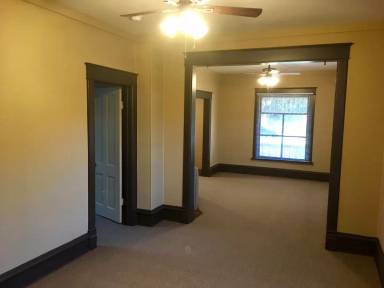 Main picture of 112 N Quaw Blvd