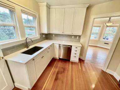 Main picture of 6976 NE Stanton St