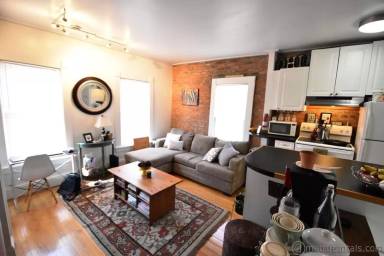 Main picture of 22 E Beck St