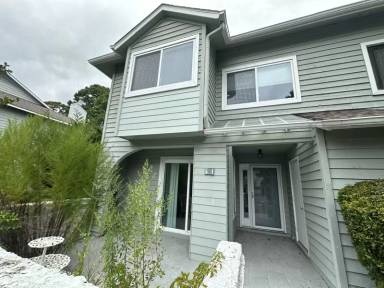 Main picture of 16 Shadow Moss Pl